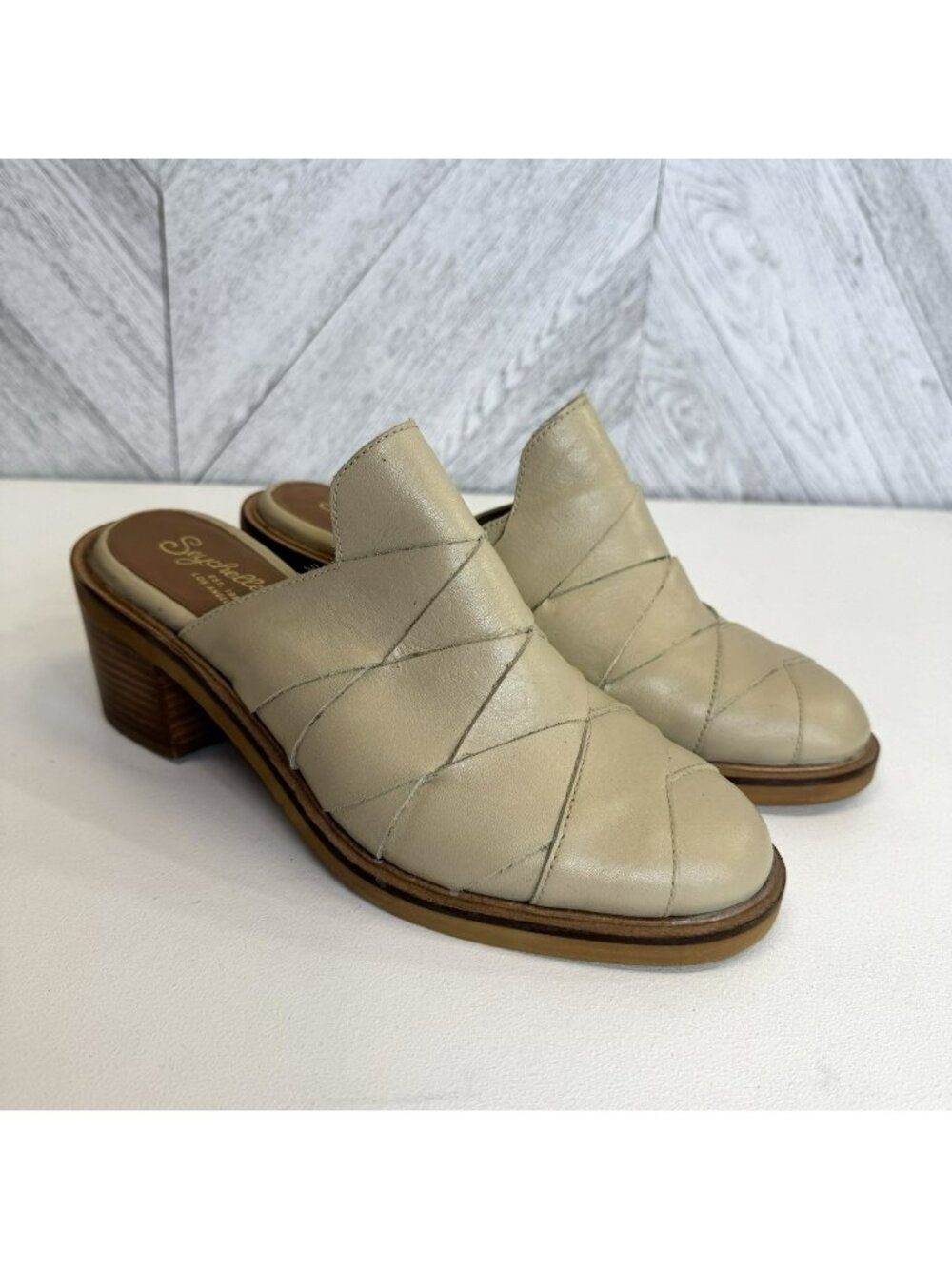 Seychelles Masterpiece Beige Leather Mules Shoes Block Heel Womens Size 8